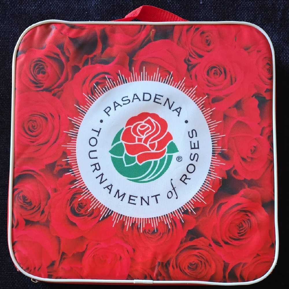 Pasadena Tournament of Roses Red Roses Print Seat Cusion